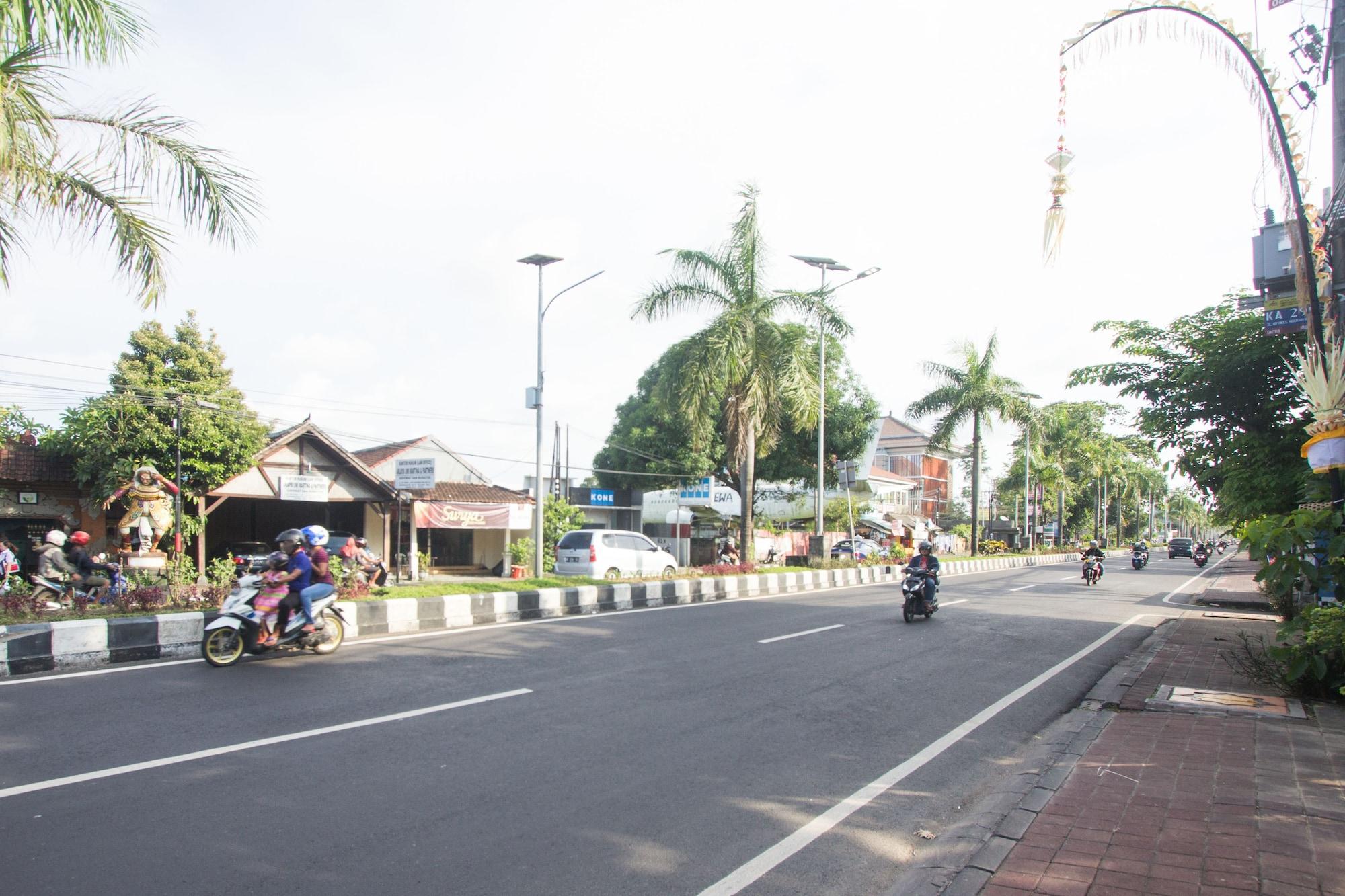 Maxi Hotel Kedonganan Jimbaran Esterno foto