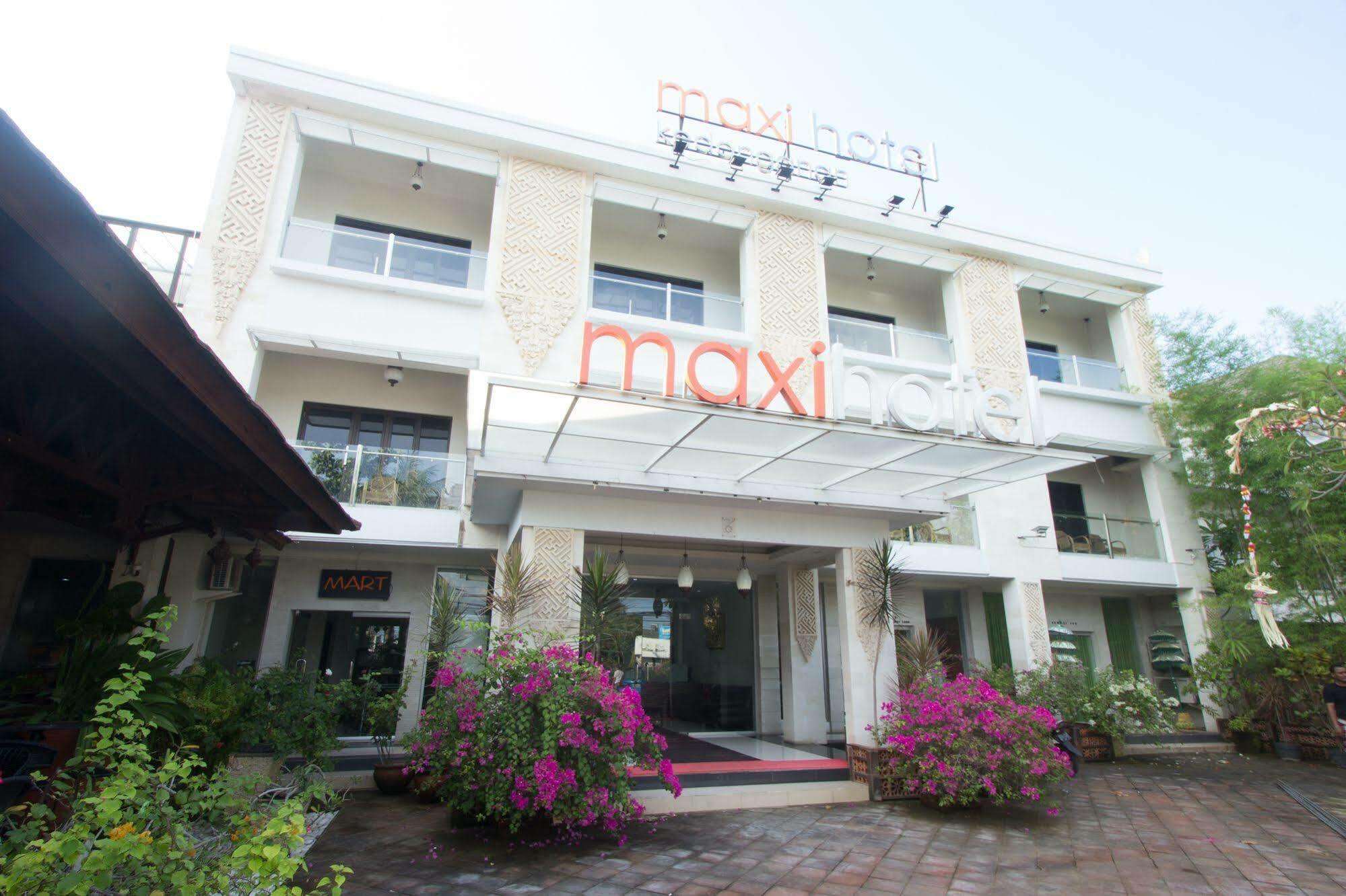 Maxi Hotel Kedonganan Jimbaran Esterno foto